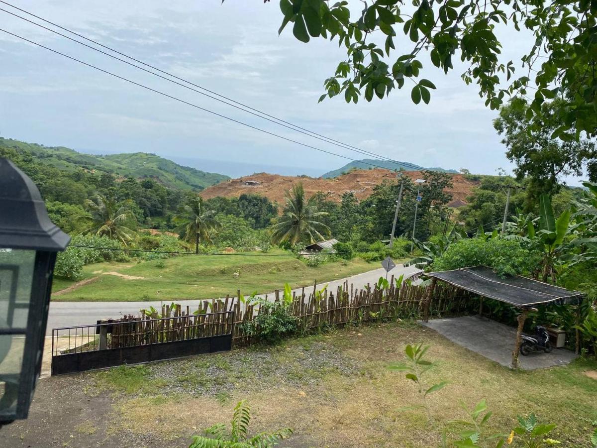 Hotel The Hill View Lombok Kuta  Esterno foto