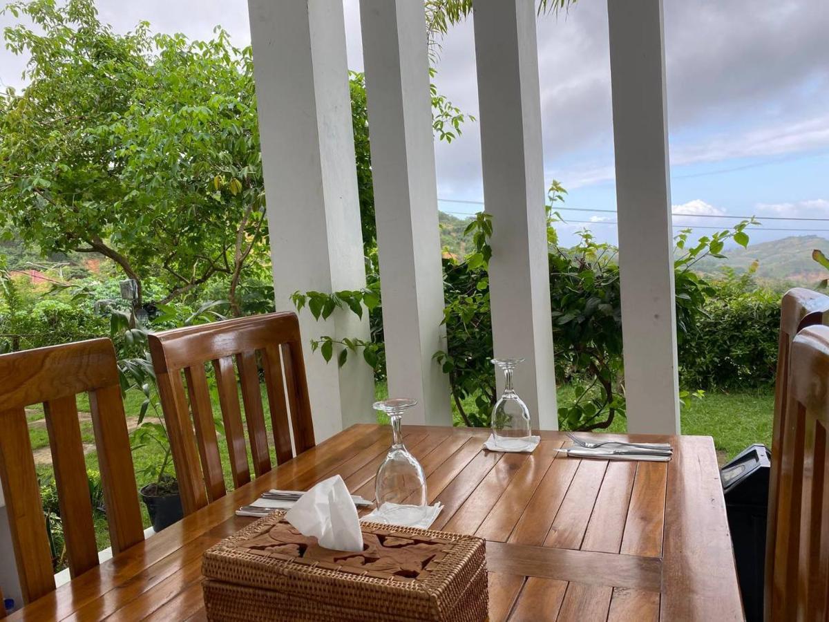 Hotel The Hill View Lombok Kuta  Esterno foto