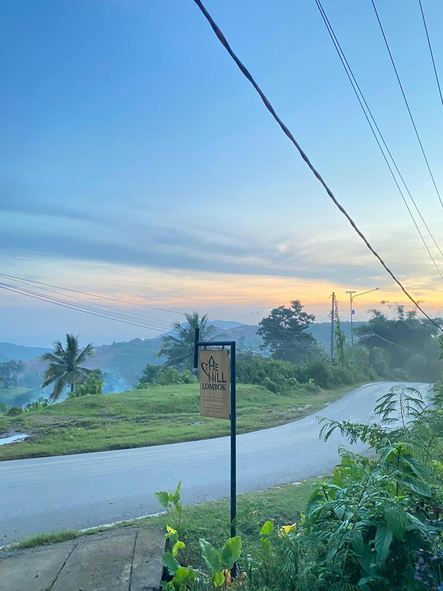 Hotel The Hill View Lombok Kuta  Esterno foto